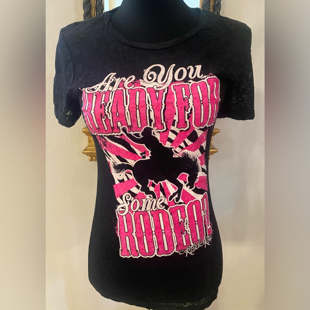 Rebel Rose Are You Ready For Some Rodeo Tee Size Small in Black and Hot Pink